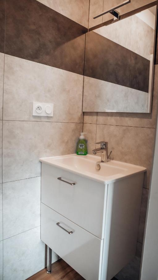 Appartement Neuf, Moderne Et Confortable! Ernee Экстерьер фото